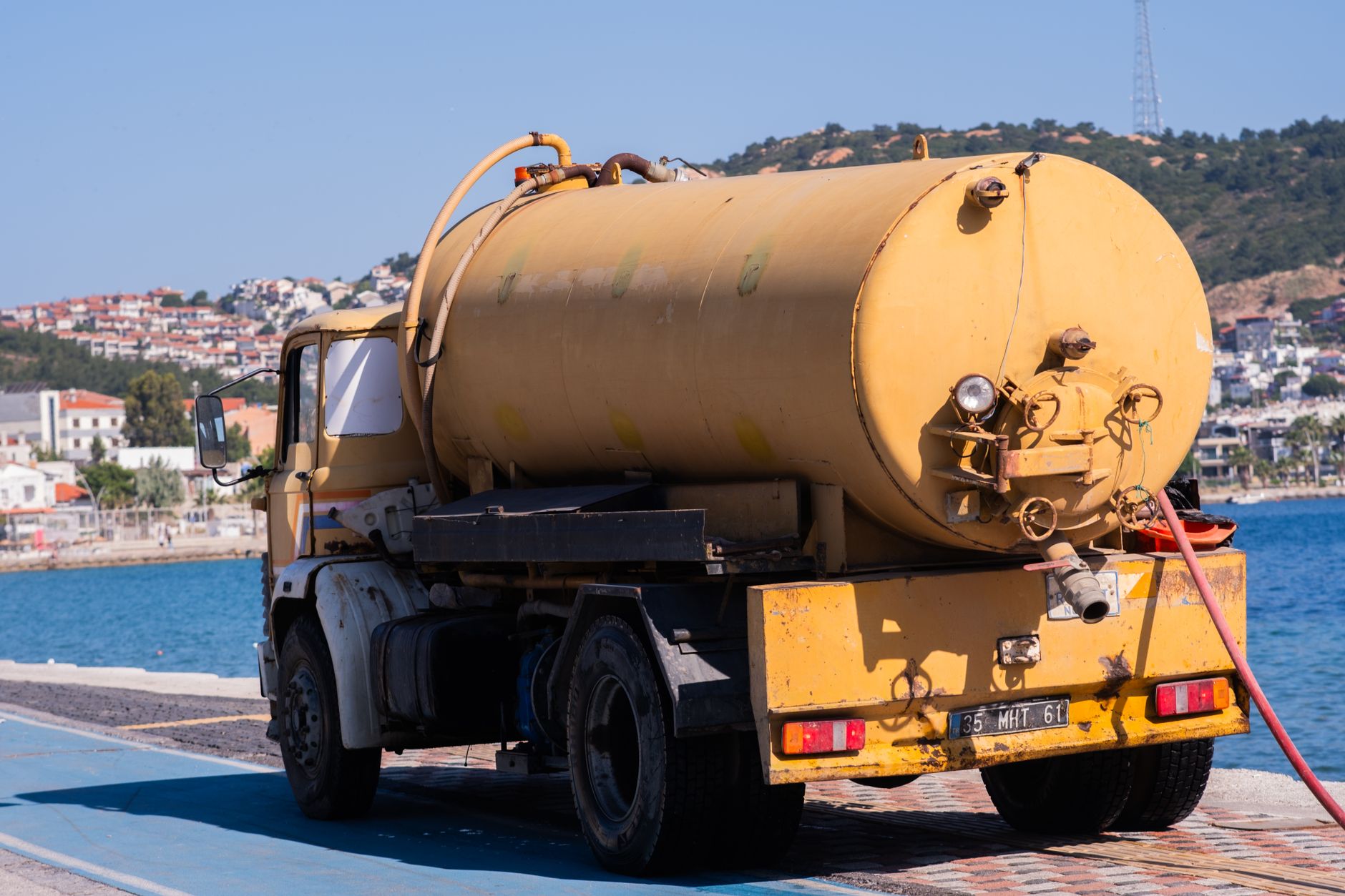 Vidange Fosse Septique équipe à Menton